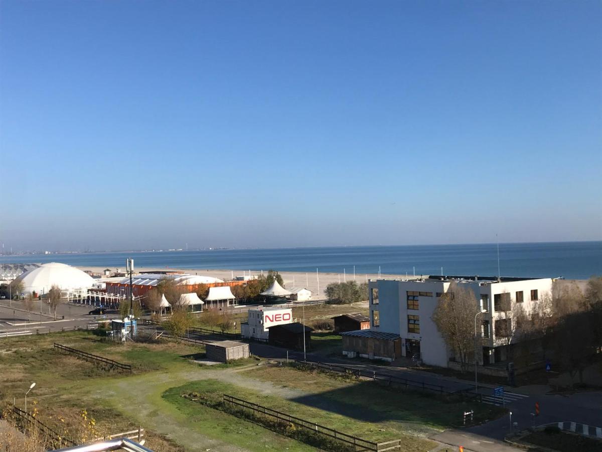 Apartament Summerland Mamaia Nord Екстер'єр фото