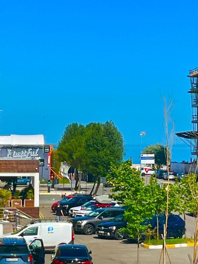 Apartament Summerland Mamaia Nord Екстер'єр фото